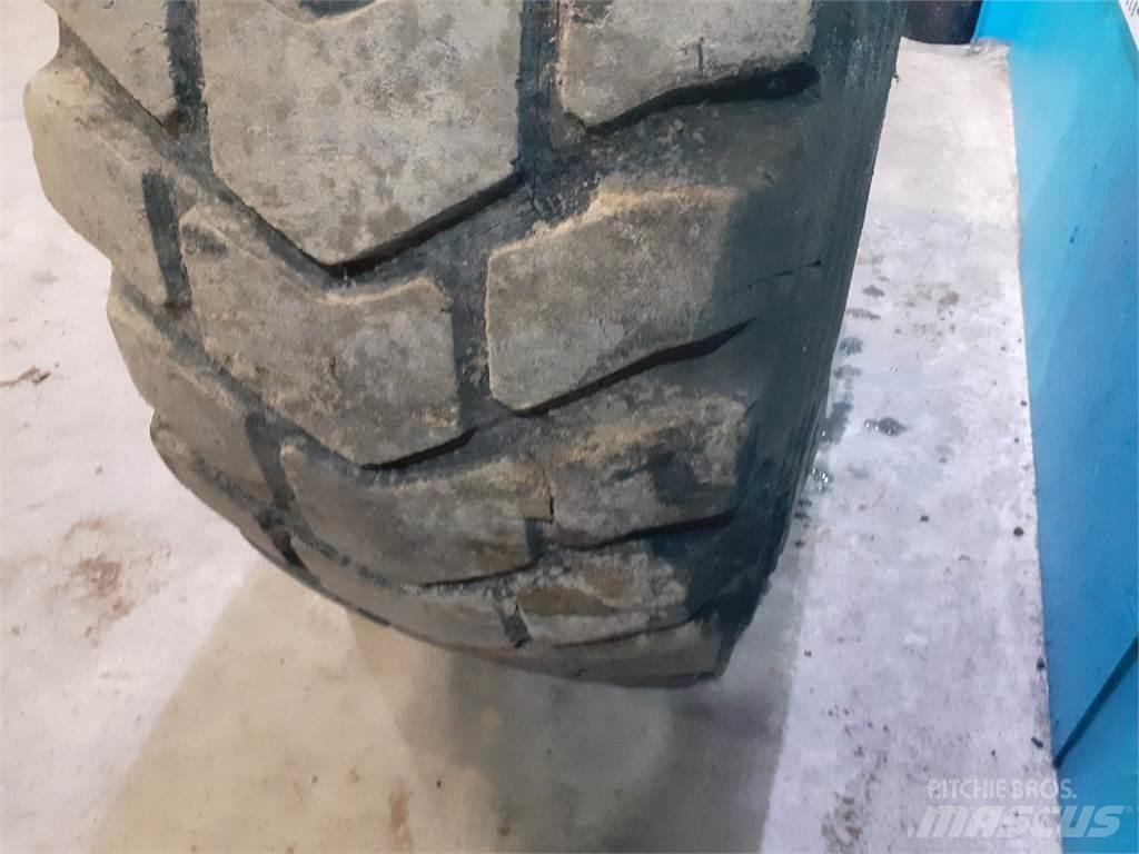  25 20.5R25 Riepas, riteņi un diski