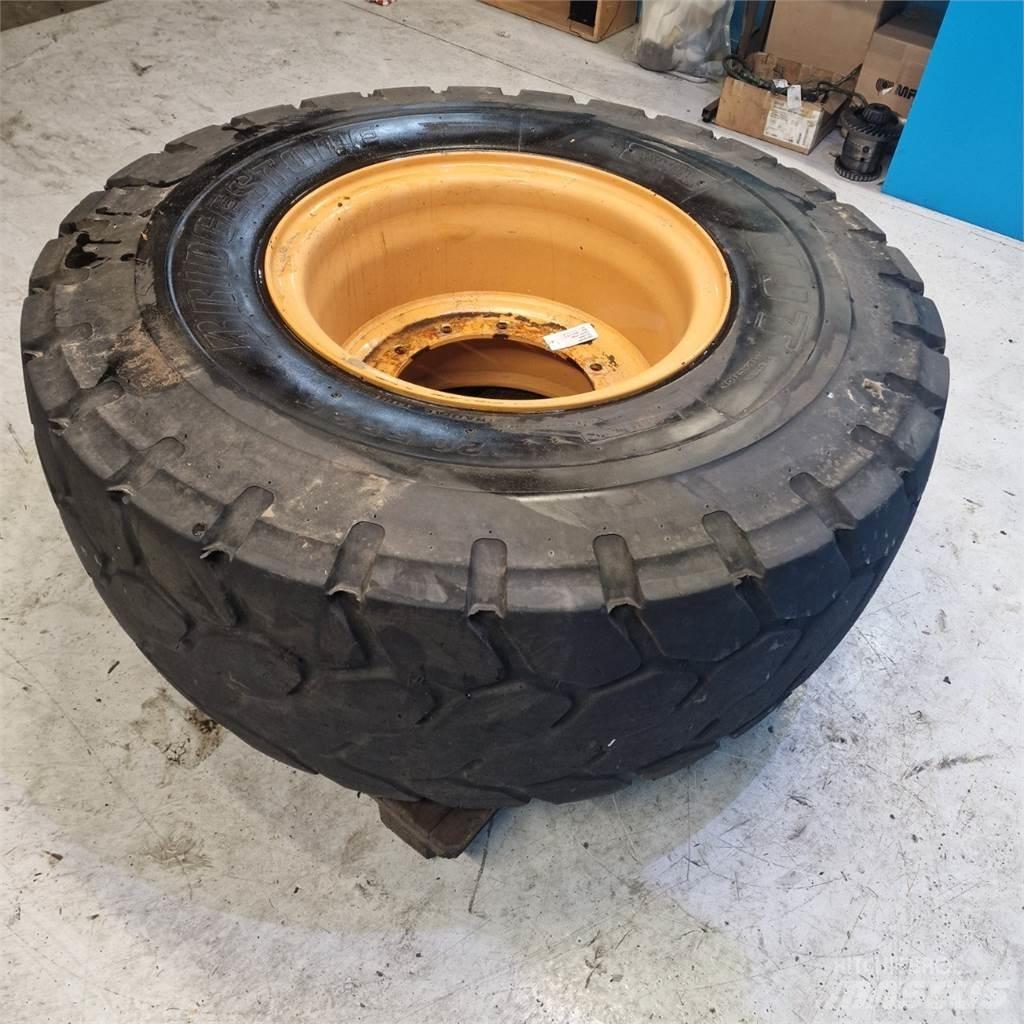  25 20.5R25 Riepas, riteņi un diski