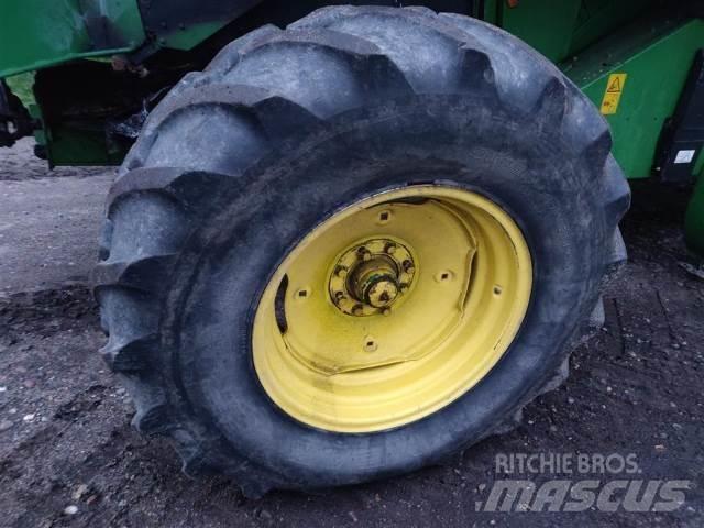  26 16.9R26 Riepas, riteņi un diski