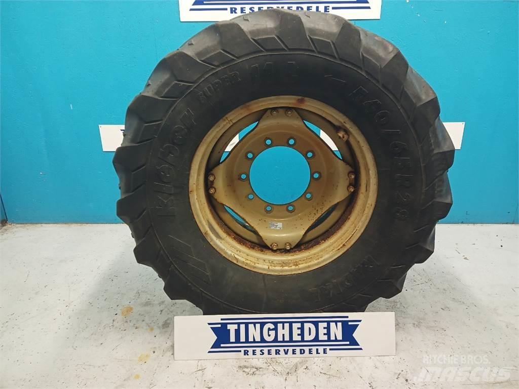  28 540/65R28 Riepas, riteņi un diski