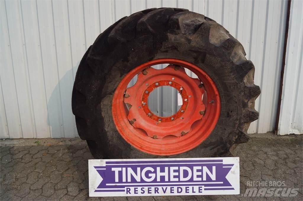  30 540/65R30 Riepas, riteņi un diski