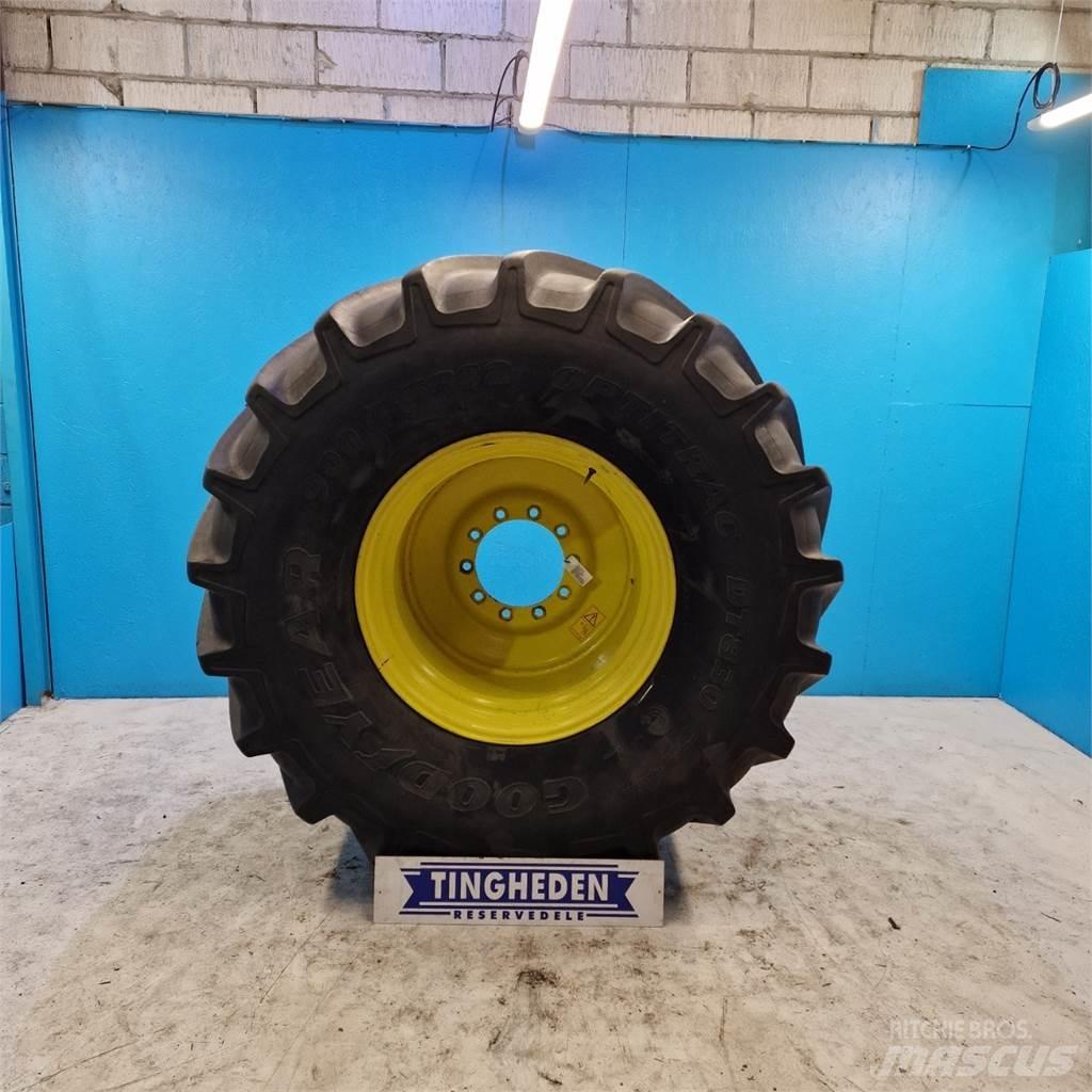  32 900/55 R32 Riepas, riteņi un diski