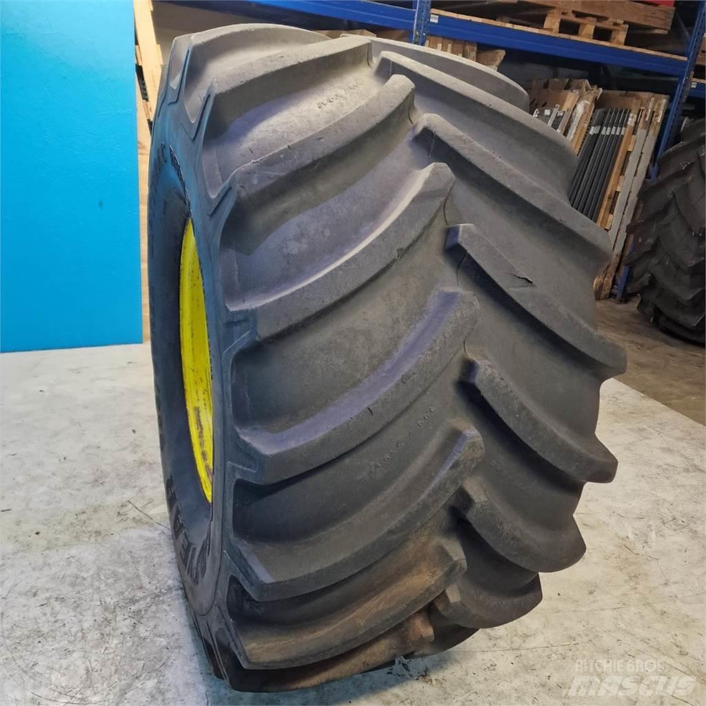  32 900/55 R32 Riepas, riteņi un diski