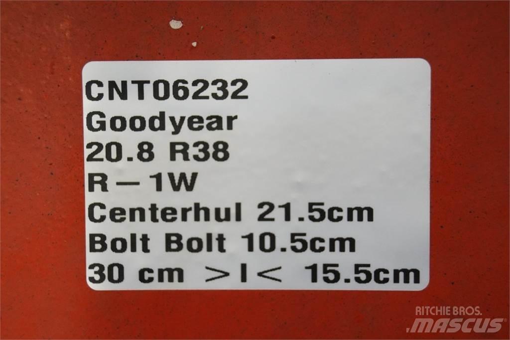  38 20.8R38 Riepas, riteņi un diski