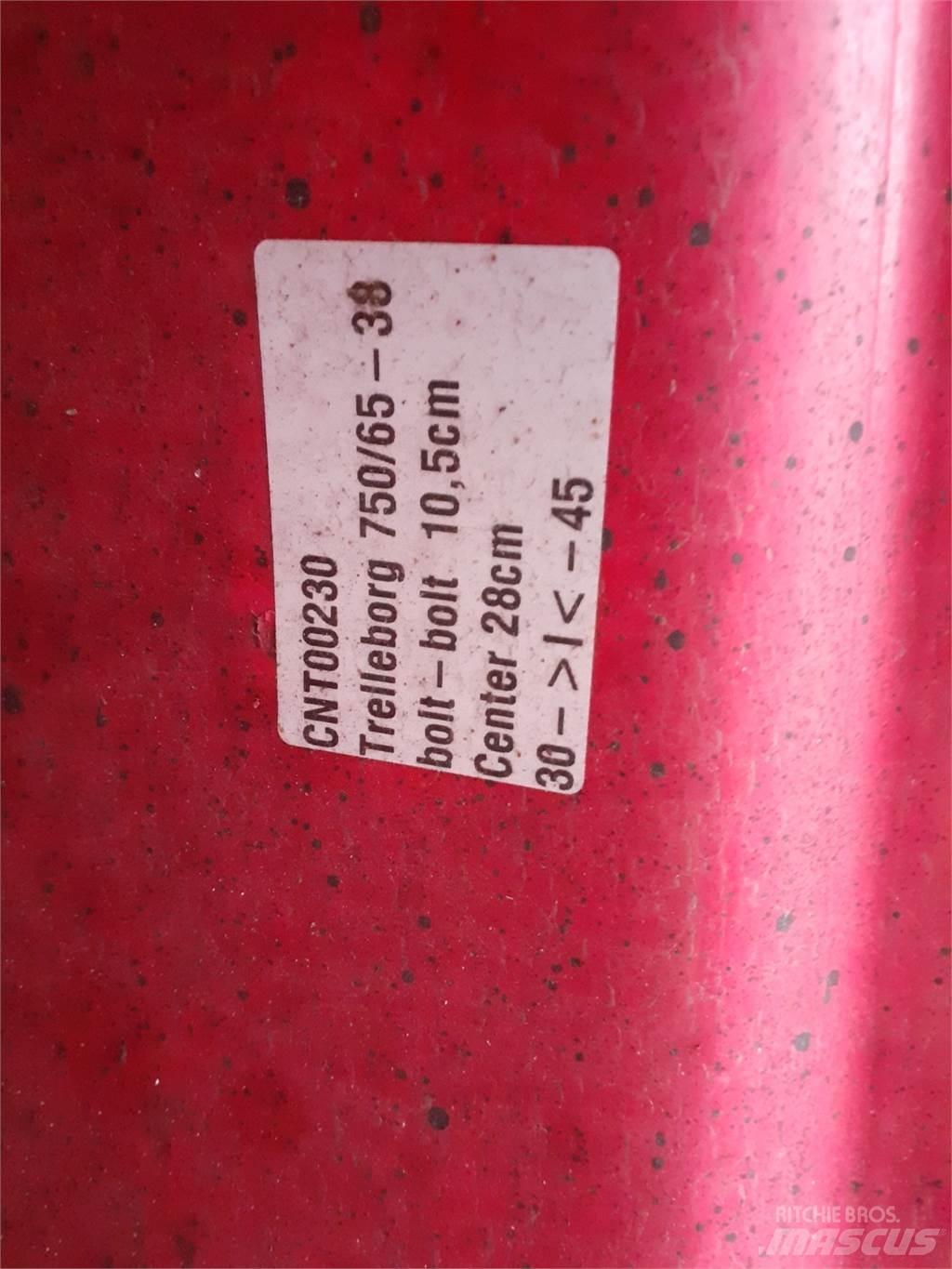  38 750/65R38 Riepas, riteņi un diski