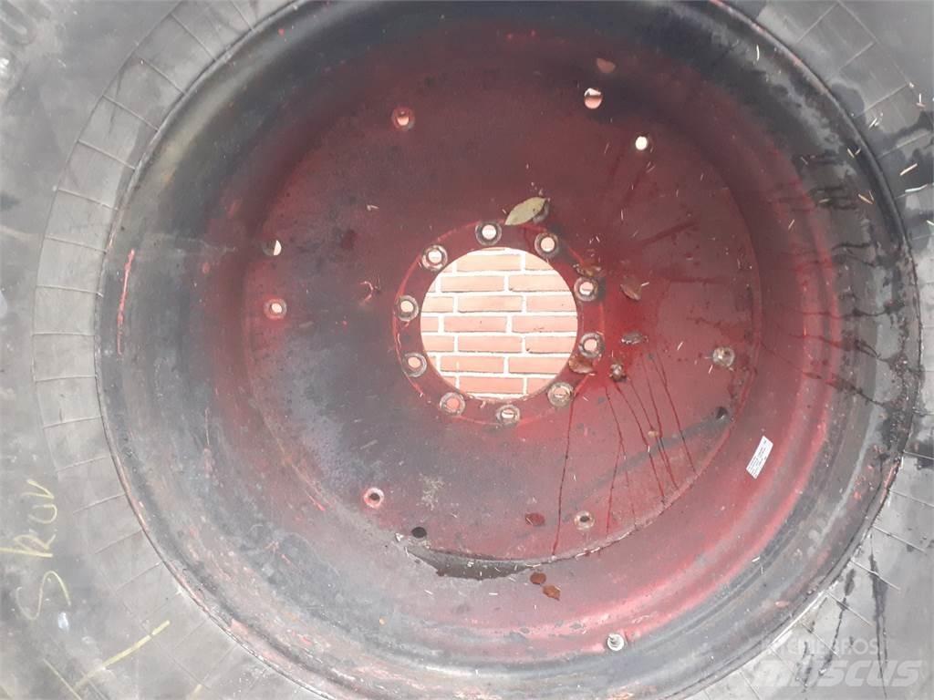  38 750/65R38 Riepas, riteņi un diski