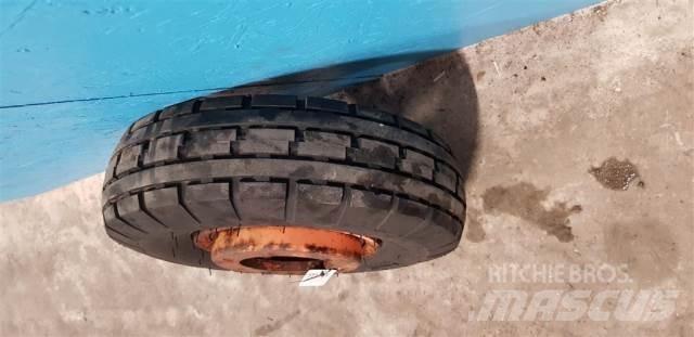  9 7.00-9 Riepas, riteņi un diski