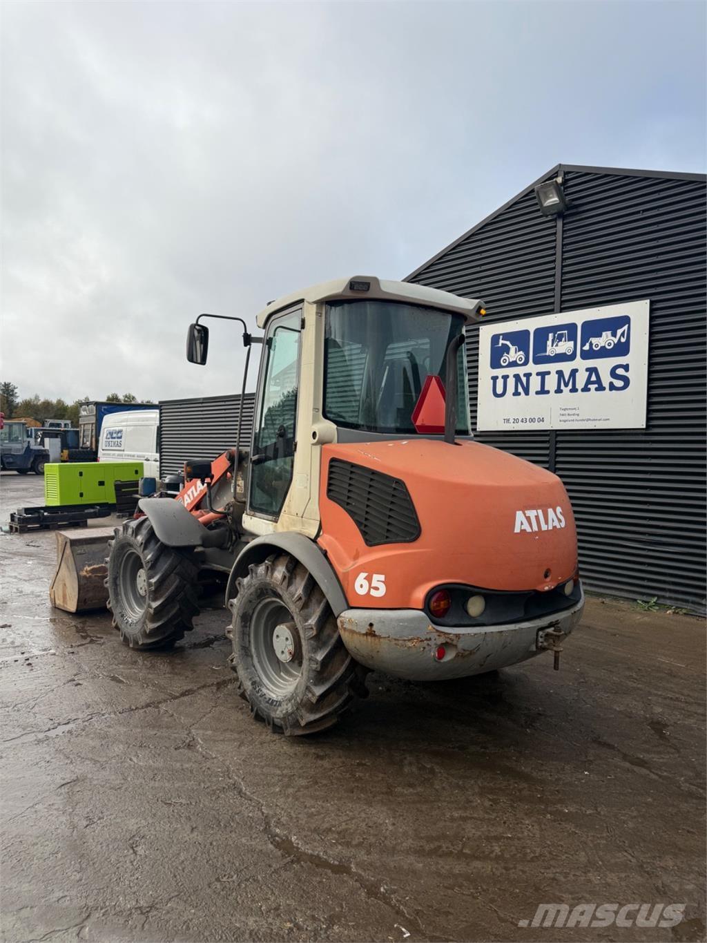 Atlas 65 Iekrāvēji uz riteņiem