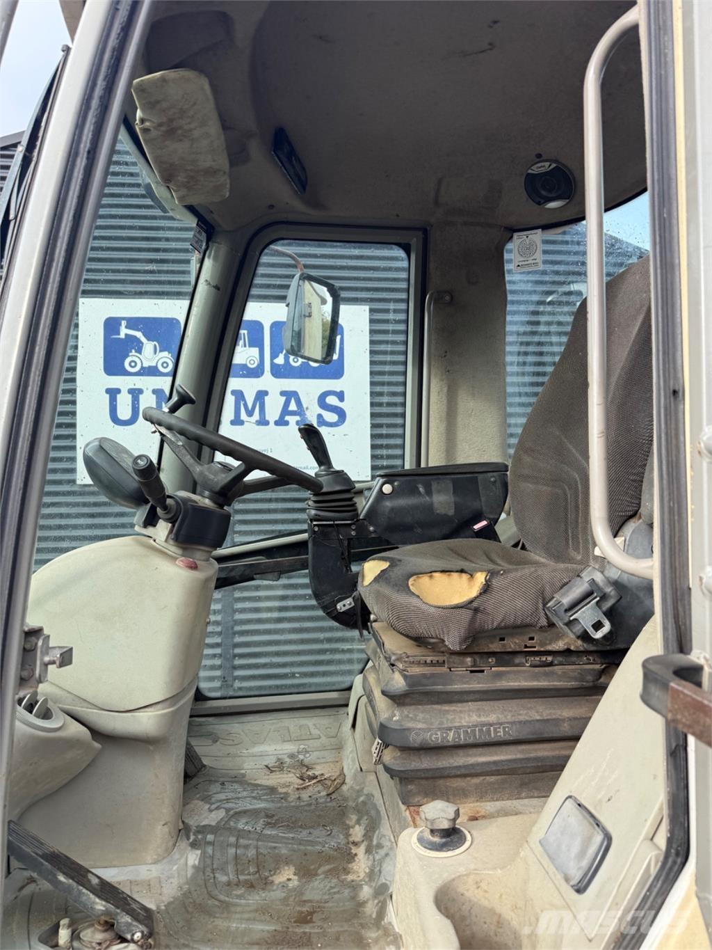 Atlas 65 Iekrāvēji uz riteņiem