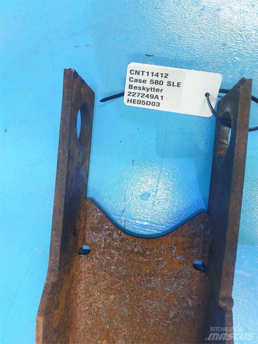 CASE 580 SLE Strēles un kausi