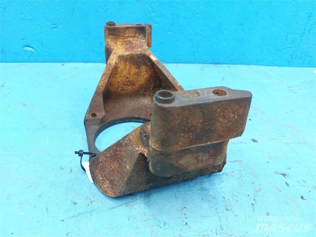 CASE 580 SLE Dzinēji