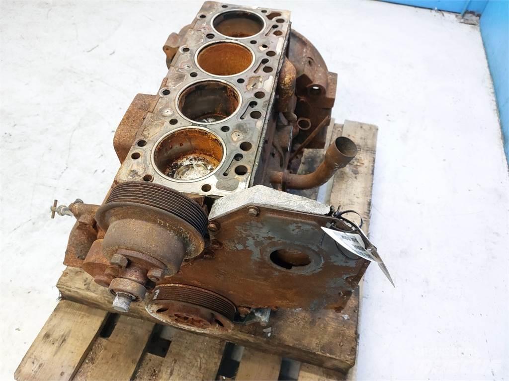 CASE 580 SLE Dzinēji