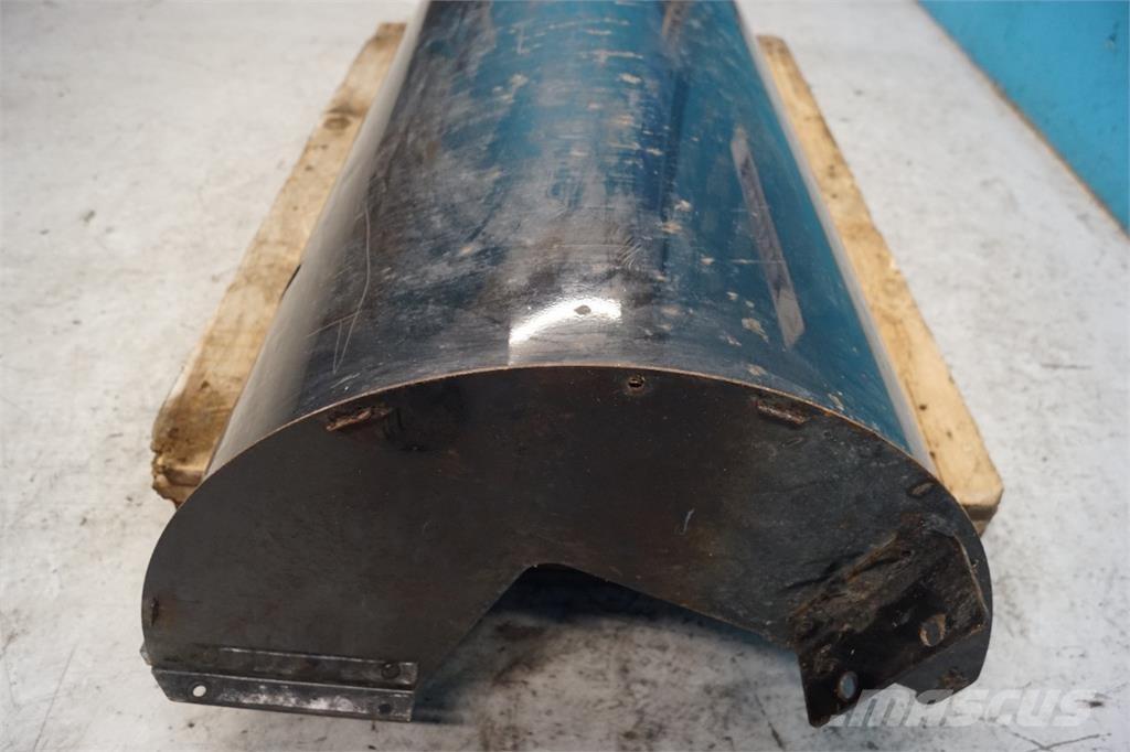 CASE 8010 Smilšu un sāls kaisītāji