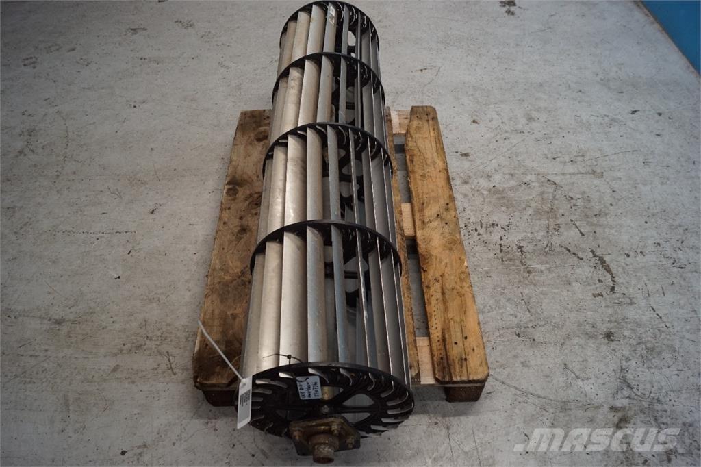 CASE 8010 Smilšu un sāls kaisītāji