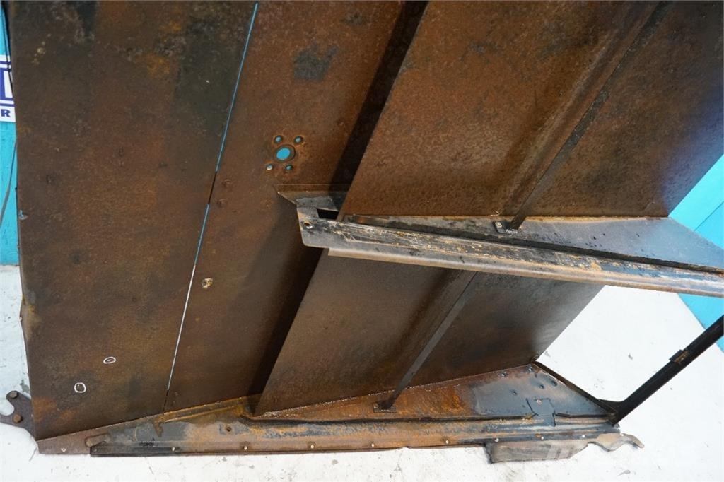CASE 8010 Smilšu un sāls kaisītāji