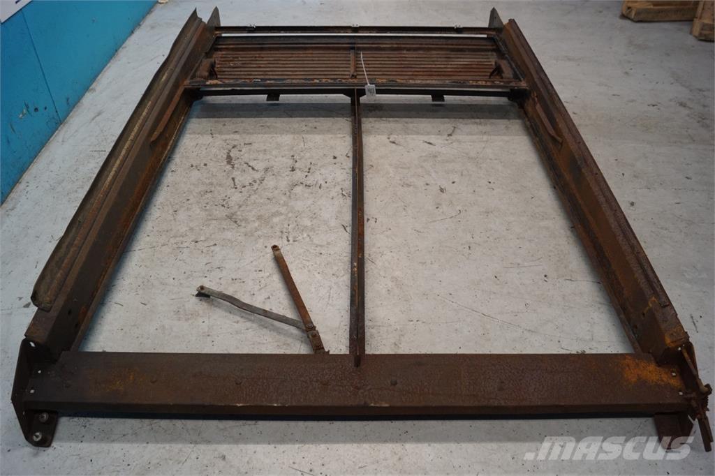CASE 8010 Smilšu un sāls kaisītāji