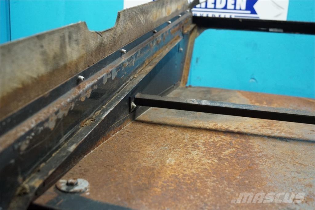 CASE 9230 Smilšu un sāls kaisītāji
