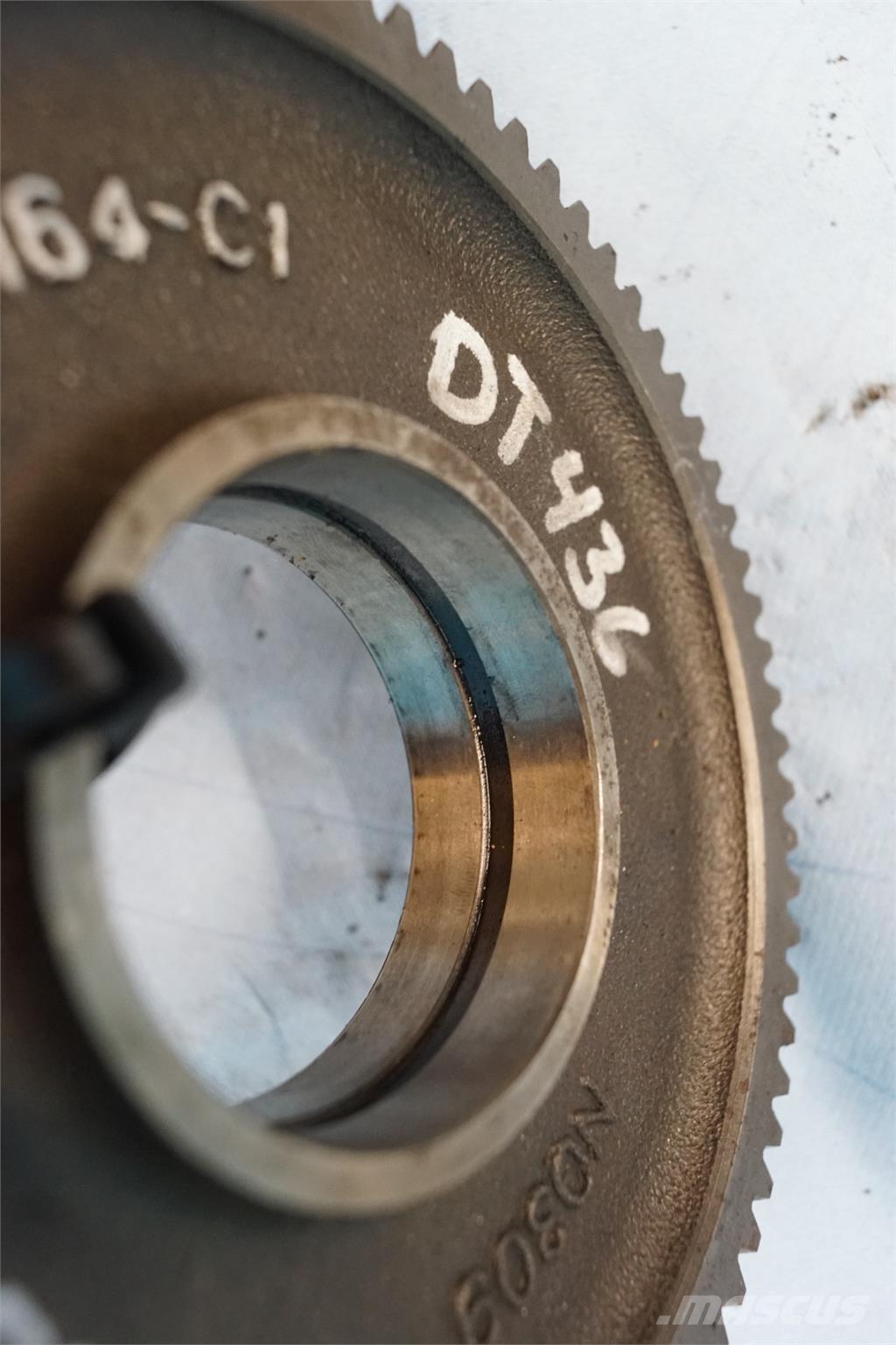 CASE DT436 Dzinēji