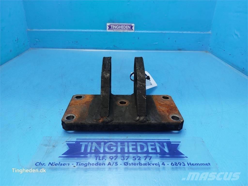 CASE Farmall 95A Cits traktoru papildaprīkojums
