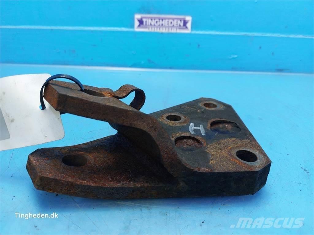 CASE Farmall 95A Cits traktoru papildaprīkojums