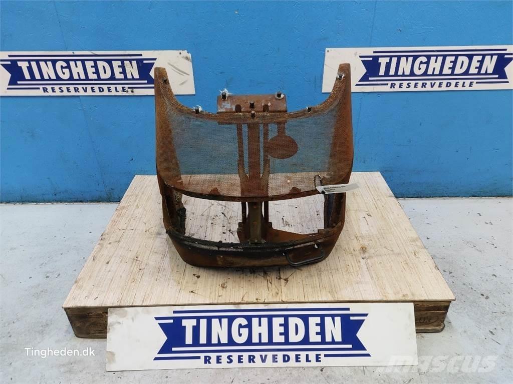 CASE Farmall 95A Cits traktoru papildaprīkojums