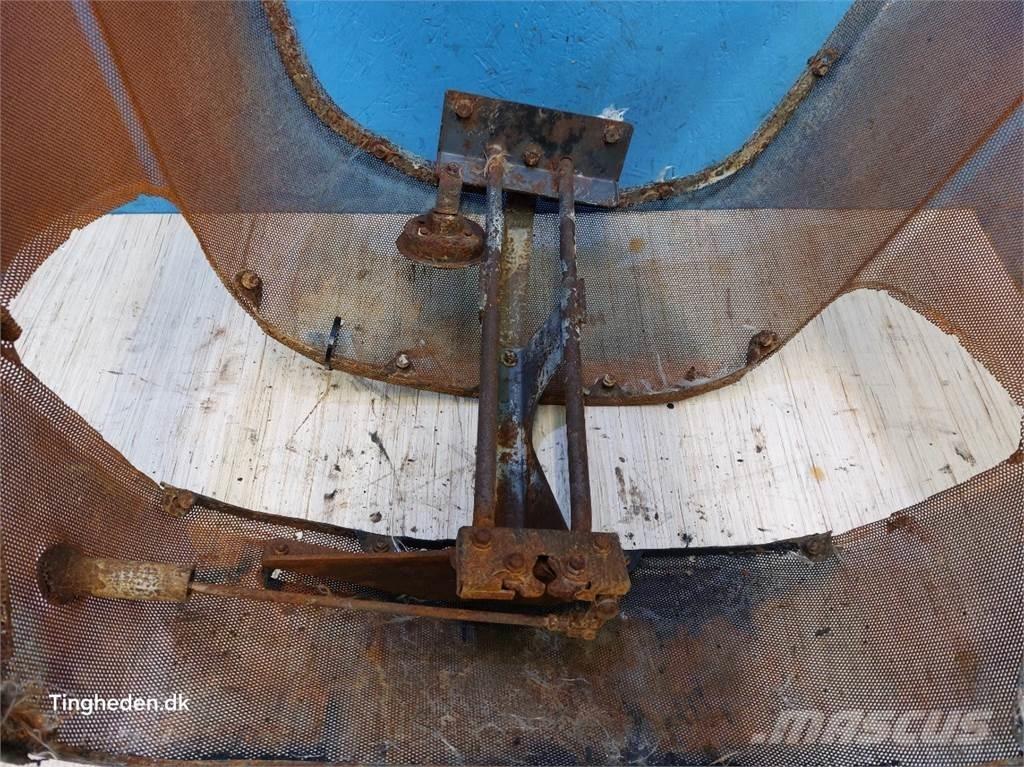 CASE Farmall 95A Cits traktoru papildaprīkojums