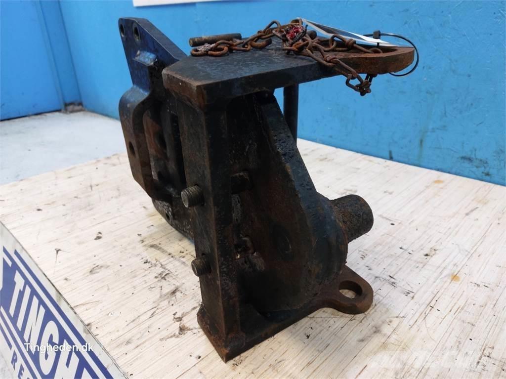CASE Farmall 95A Cits traktoru papildaprīkojums