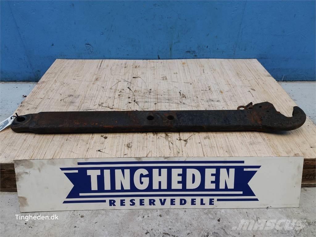 CASE Farmall 95A Cits traktoru papildaprīkojums