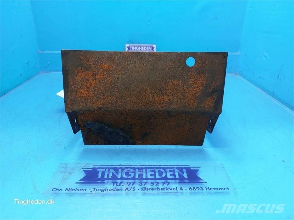 CASE Farmall 95A Cits traktoru papildaprīkojums