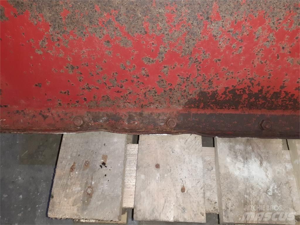 Case IH 1460 Ražas novākšanas kombainu papildaprīkojums