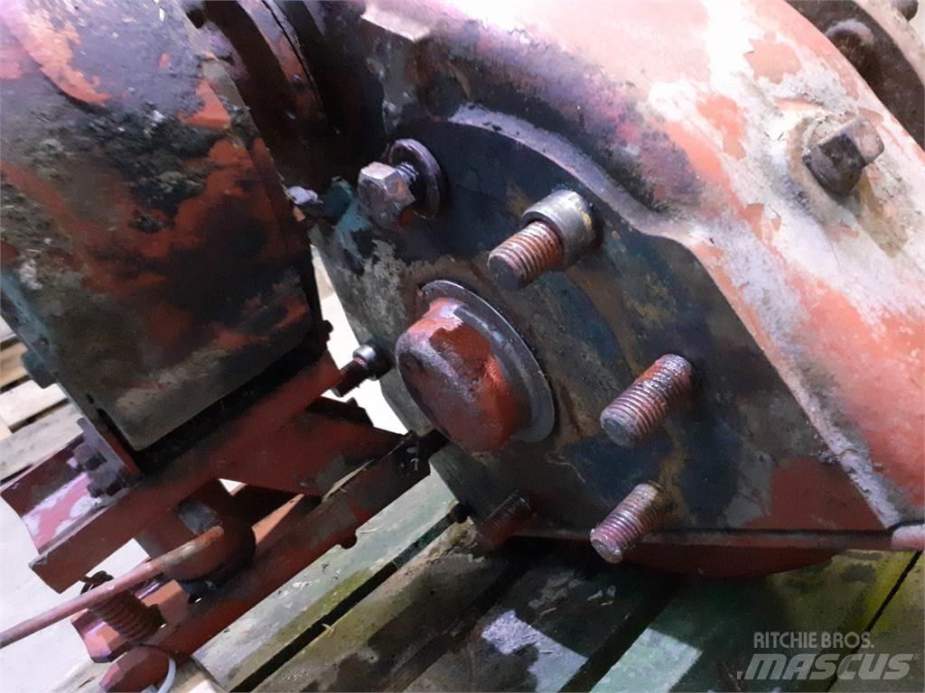 Case IH 1620 Ražas novākšanas kombainu papildaprīkojums