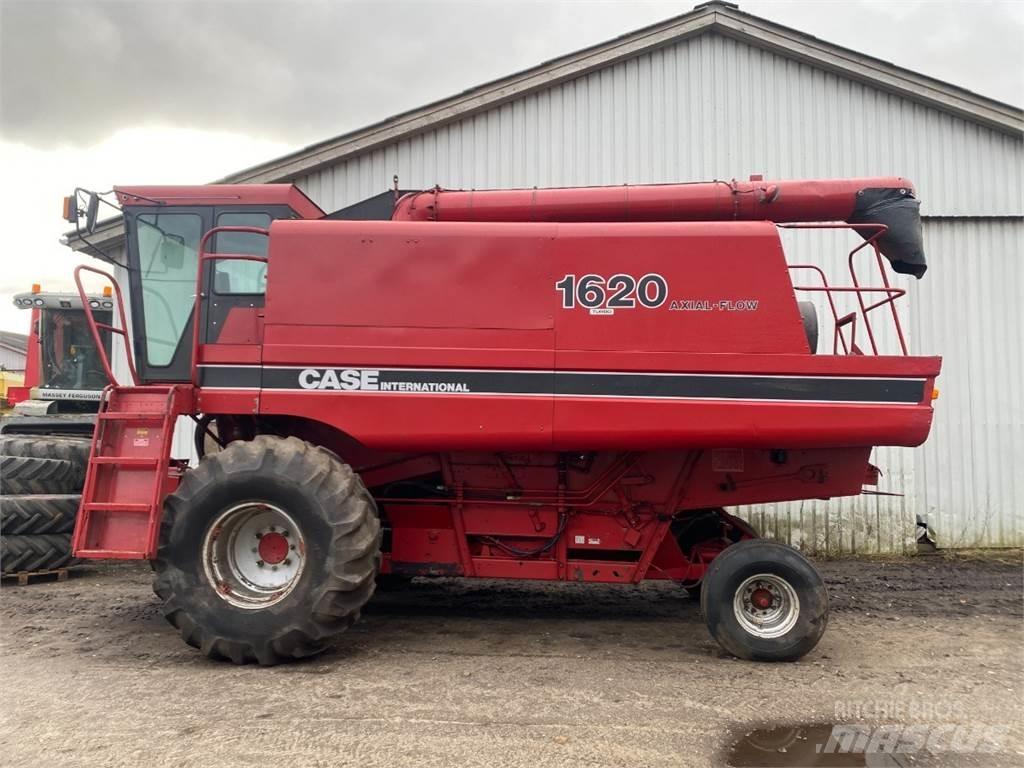 Case IH 1620 Ražas novākšanas kombaini