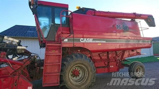 Case IH 1640 Ražas novākšanas kombaini