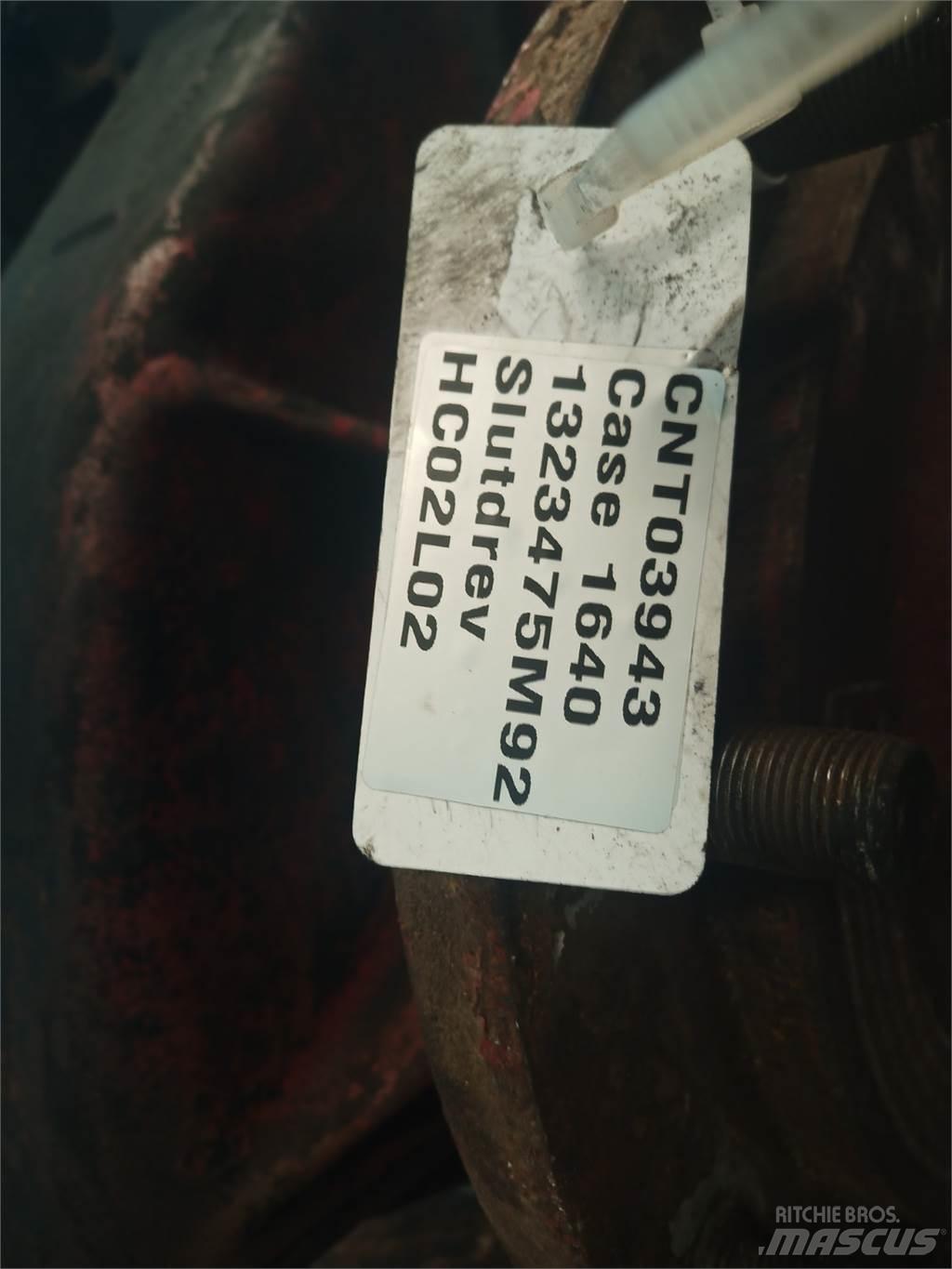 Case IH 1640 Ražas novākšanas kombainu papildaprīkojums