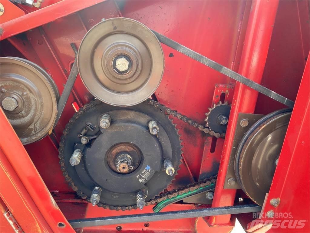 Case IH 1640 Ražas novākšanas kombainu papildaprīkojums