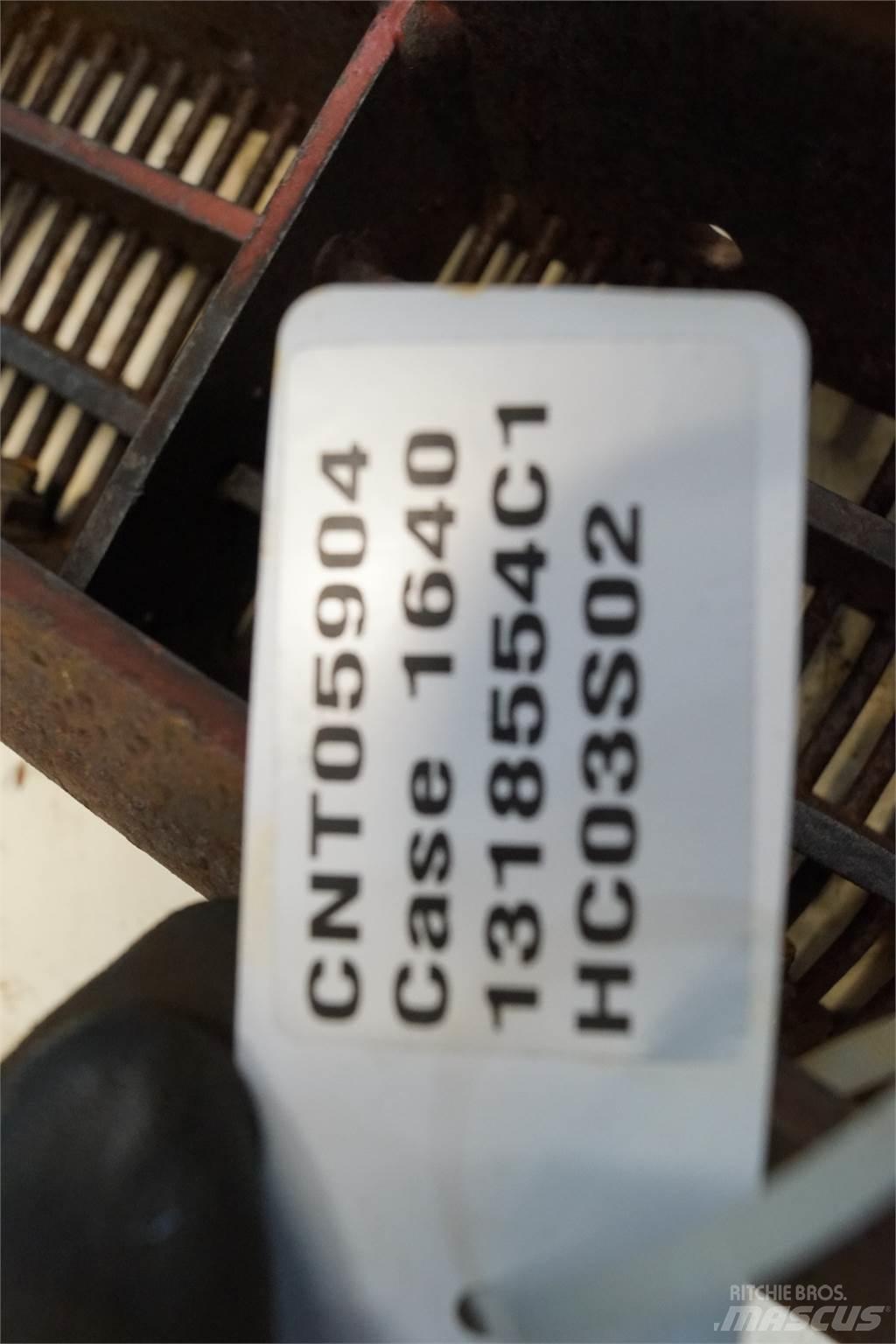 Case IH 1640 Ražas novākšanas kombainu papildaprīkojums