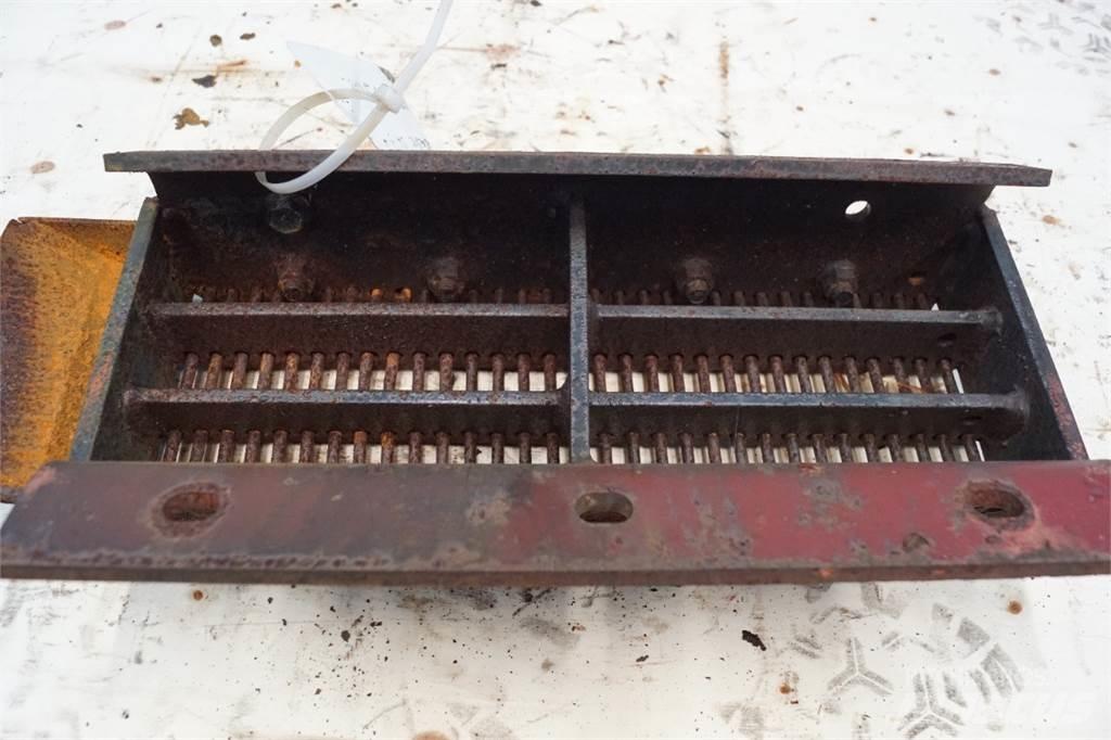 Case IH 1640 Ražas novākšanas kombainu papildaprīkojums