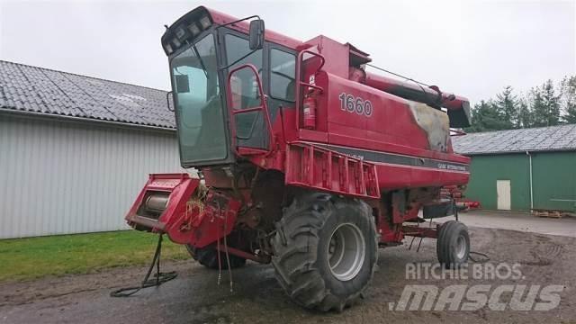 Case IH 1660 Ražas novākšanas kombaini