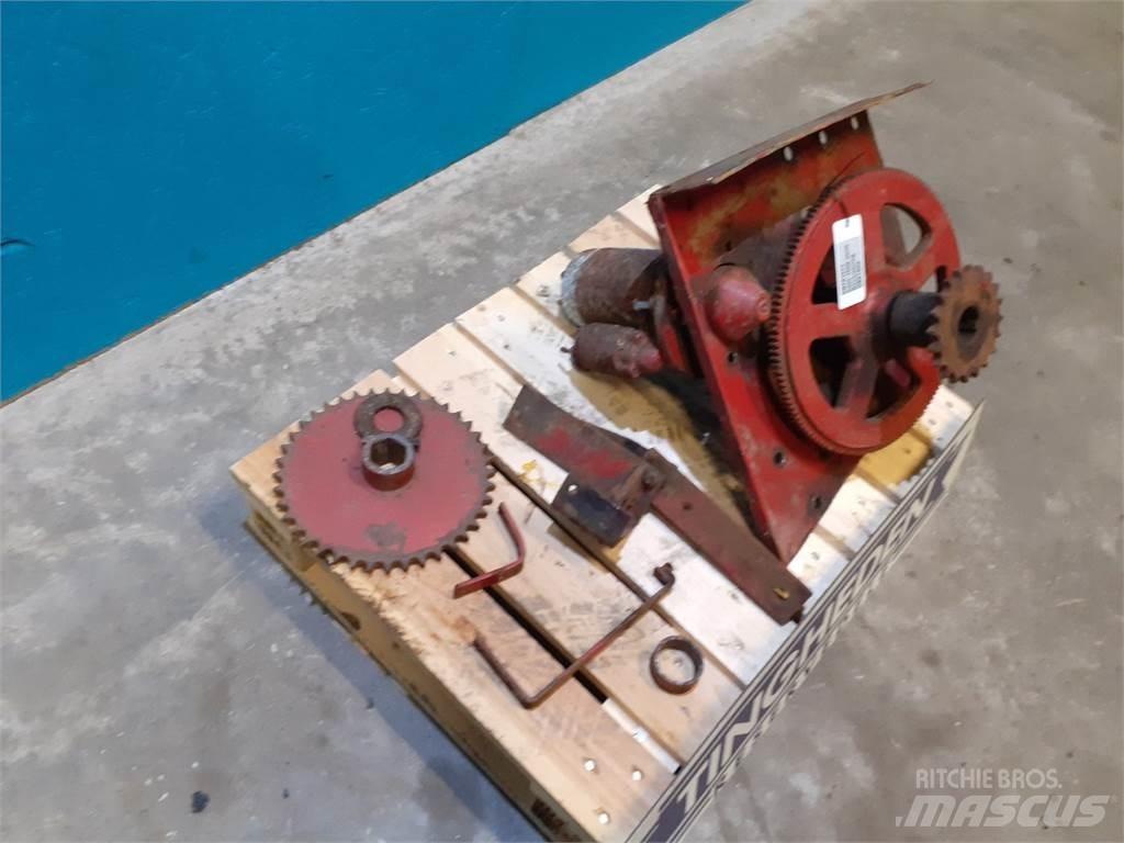 Case IH 1660 Ražas novākšanas kombainu papildaprīkojums