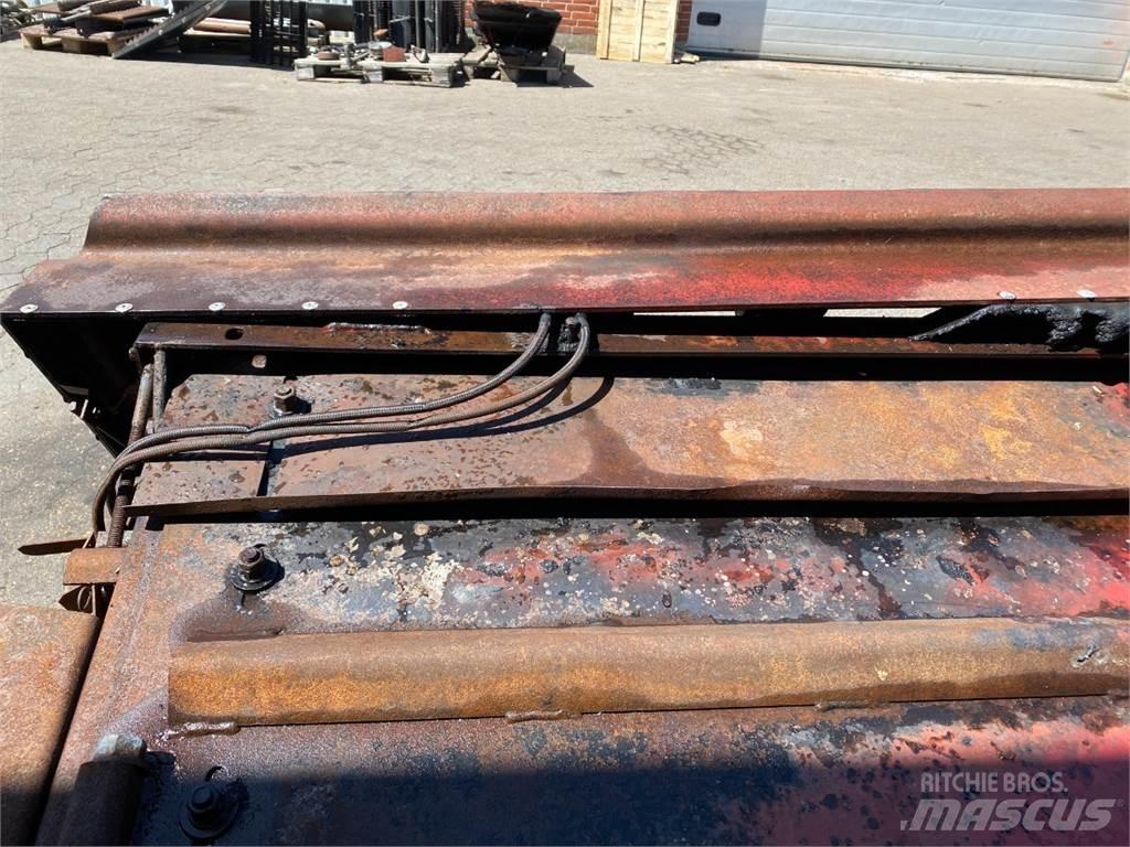 Case IH 1680 Ražas novākšanas kombainu papildaprīkojums