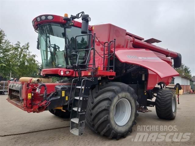 Case IH 8010 Ražas novākšanas kombaini