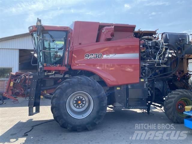Case IH 9230 Ražas novākšanas kombaini