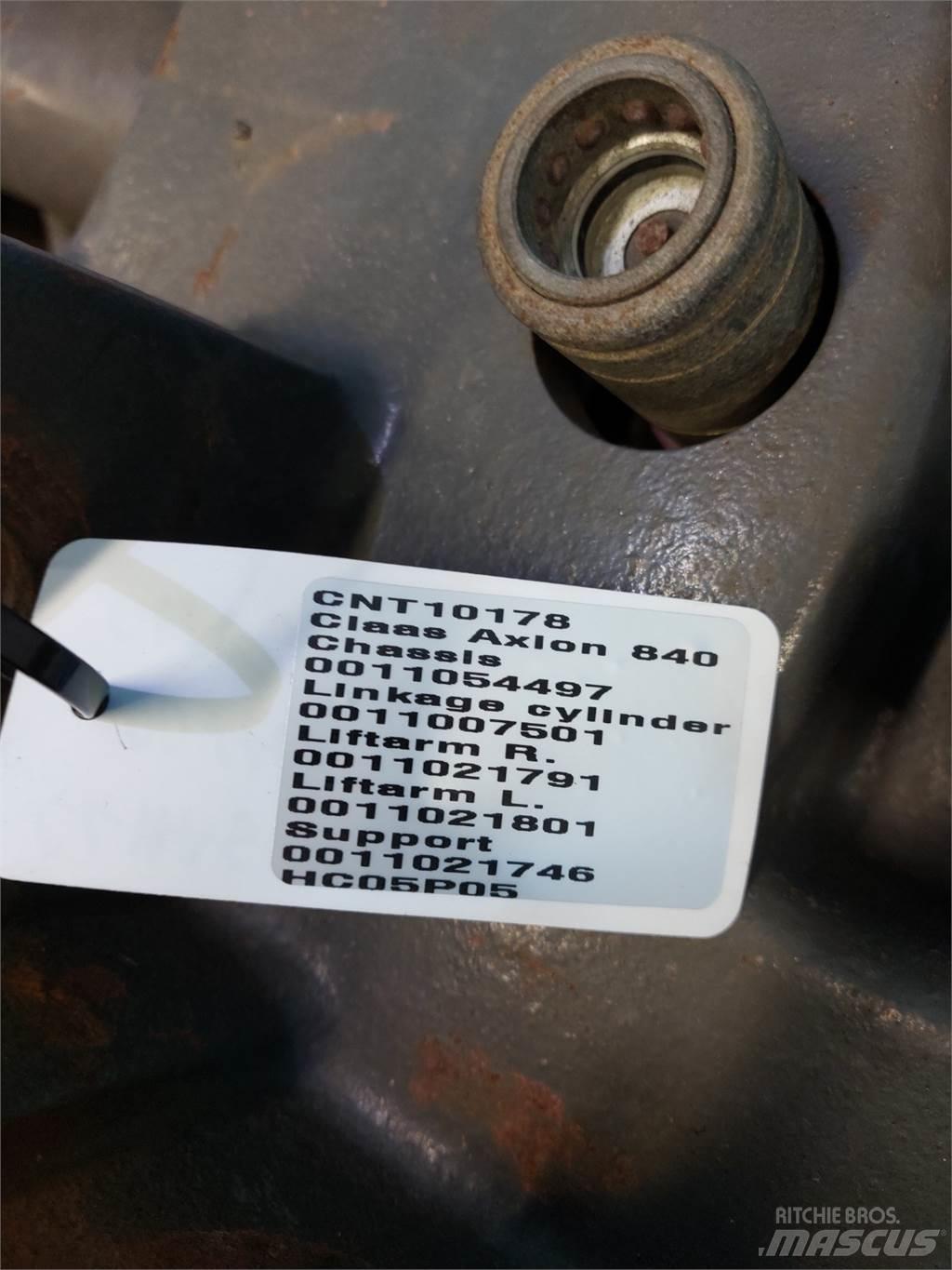 CLAAS Axion 840 Frontālo iekrāvēju papildaprīkojums
