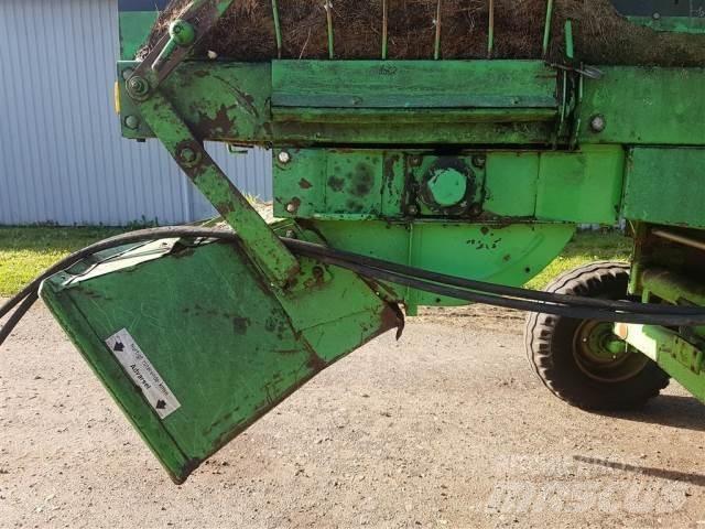 Deutz-Fahr M2680 Ražas novākšanas kombainu papildaprīkojums