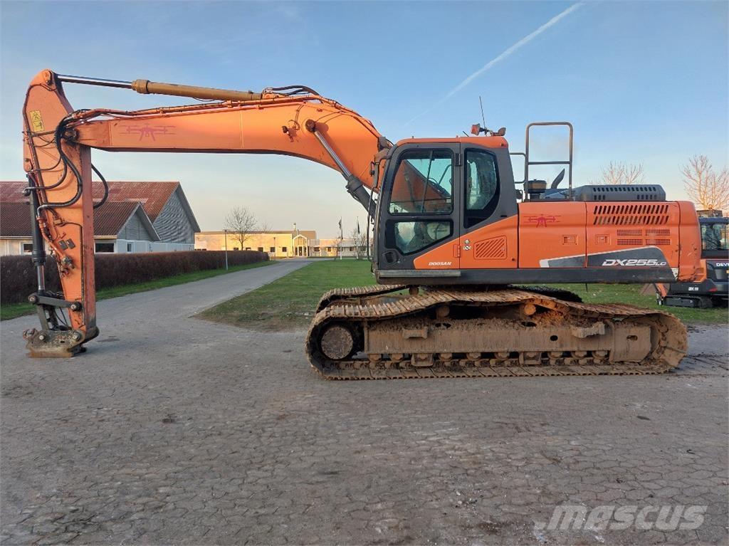 Doosan DX255LC-5 Kāpurķēžu ekskavatori