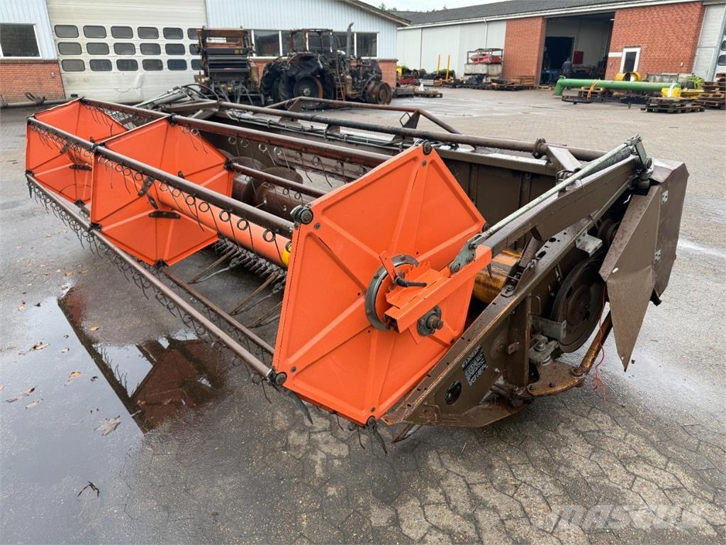 Dronningborg 14 Ražas novākšanas kombainu papildaprīkojums