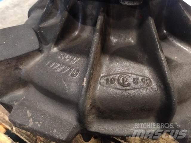 Fendt 6335 Ražas novākšanas kombainu papildaprīkojums