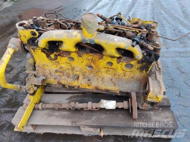 Ford 2715E Dzinēji