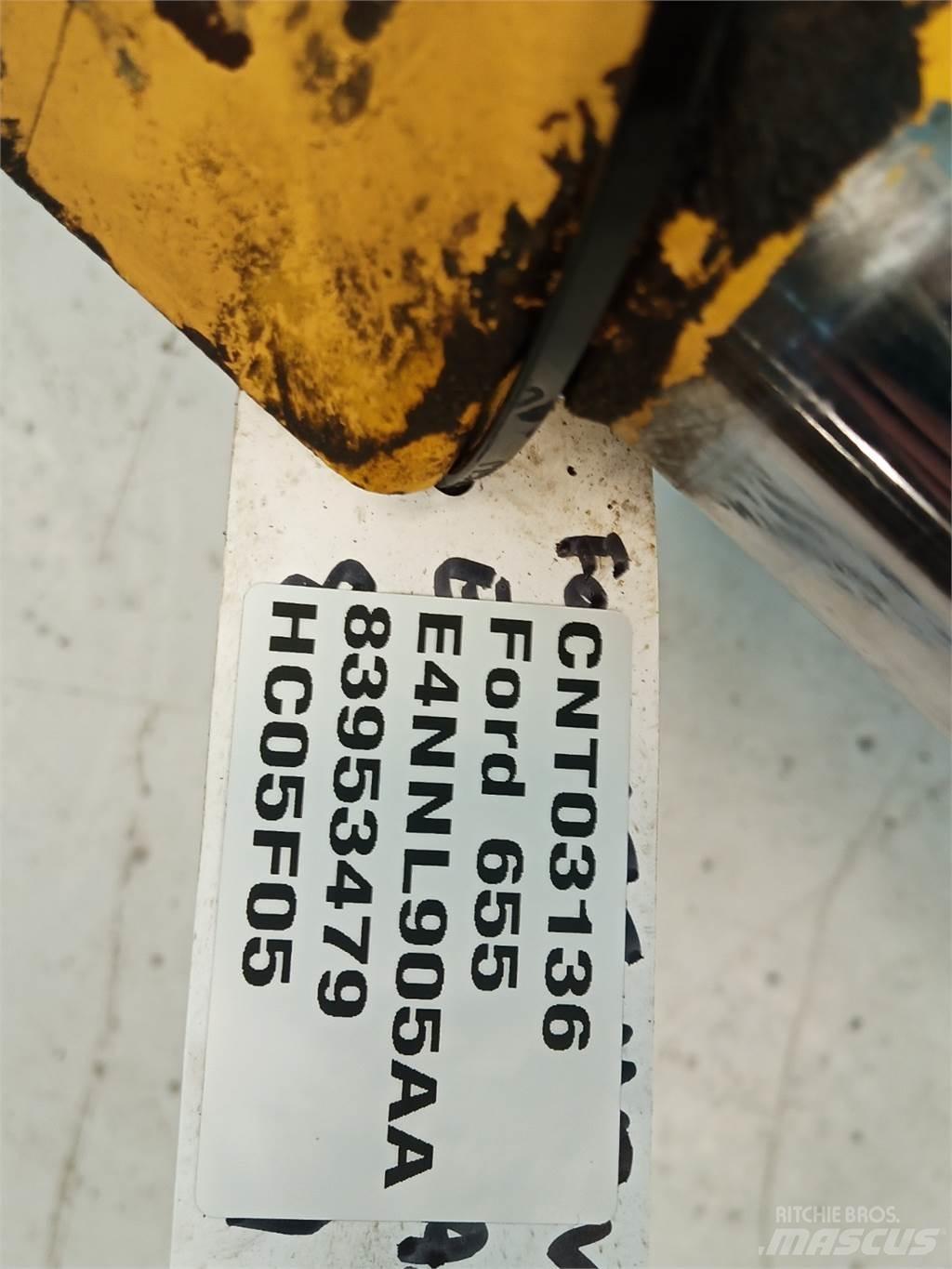 Ford 655 Strēles un kausi