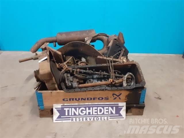 Ford 678 HTA Dzinēji
